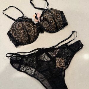 Victoria's Secret Designer Swarovski Crystal Black Lace Bra & Panty Set